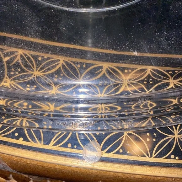 Vintage 1988 corningware Country Basket Casserole with Lid- A2B 2 Litter - Picture 3 of 5